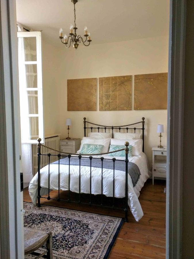 Quai Des Fleurs Bed and Breakfast Saint-Savinien Εξωτερικό φωτογραφία