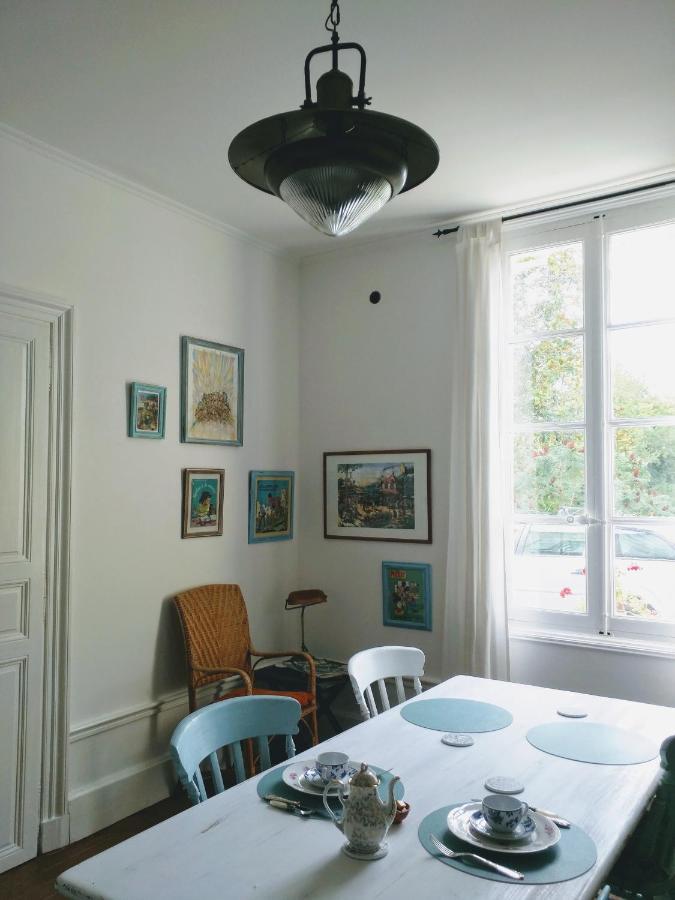 Quai Des Fleurs Bed and Breakfast Saint-Savinien Εξωτερικό φωτογραφία